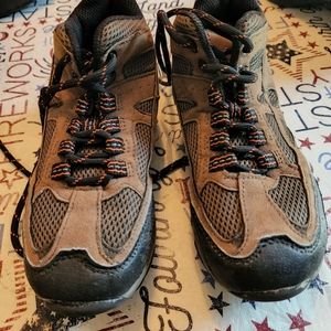 Boys Wonder Nation hiking boots size 13